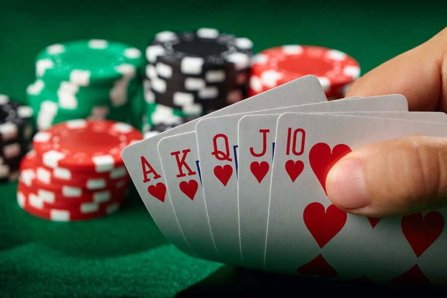 Poker Nasil Oynanir: Temel Kurallar ve İpuçları